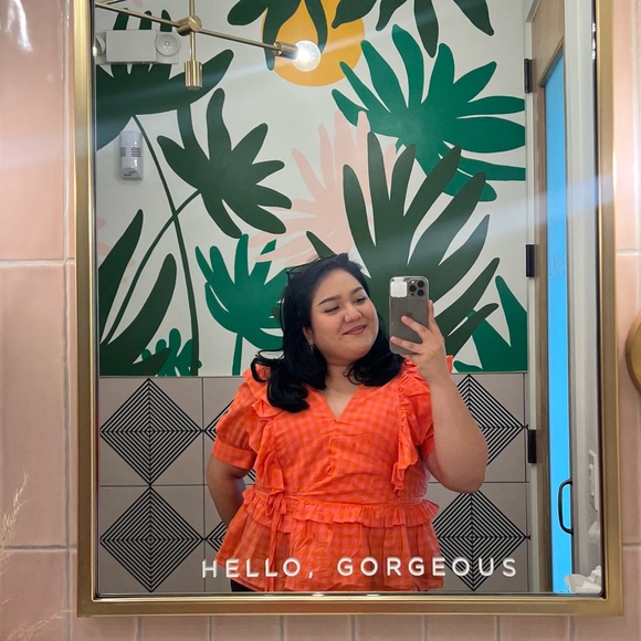 Plus Size Shop - Picture 2 of 3